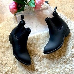 Jeffrey Campbell Black Chelsea rainboots  Ankle rubber Sz 6